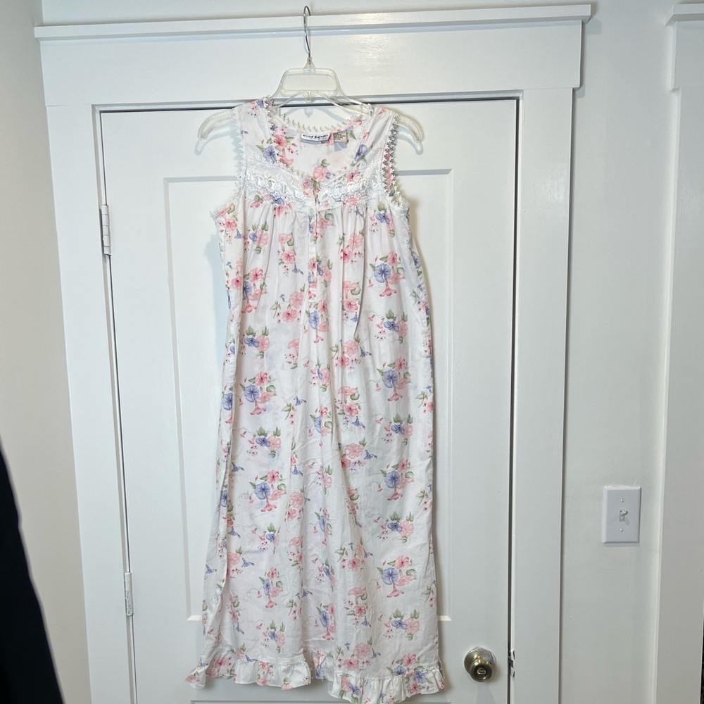 Allyson Whitmore white Floral Nightgown with Pink & Blue Flower Print size S.